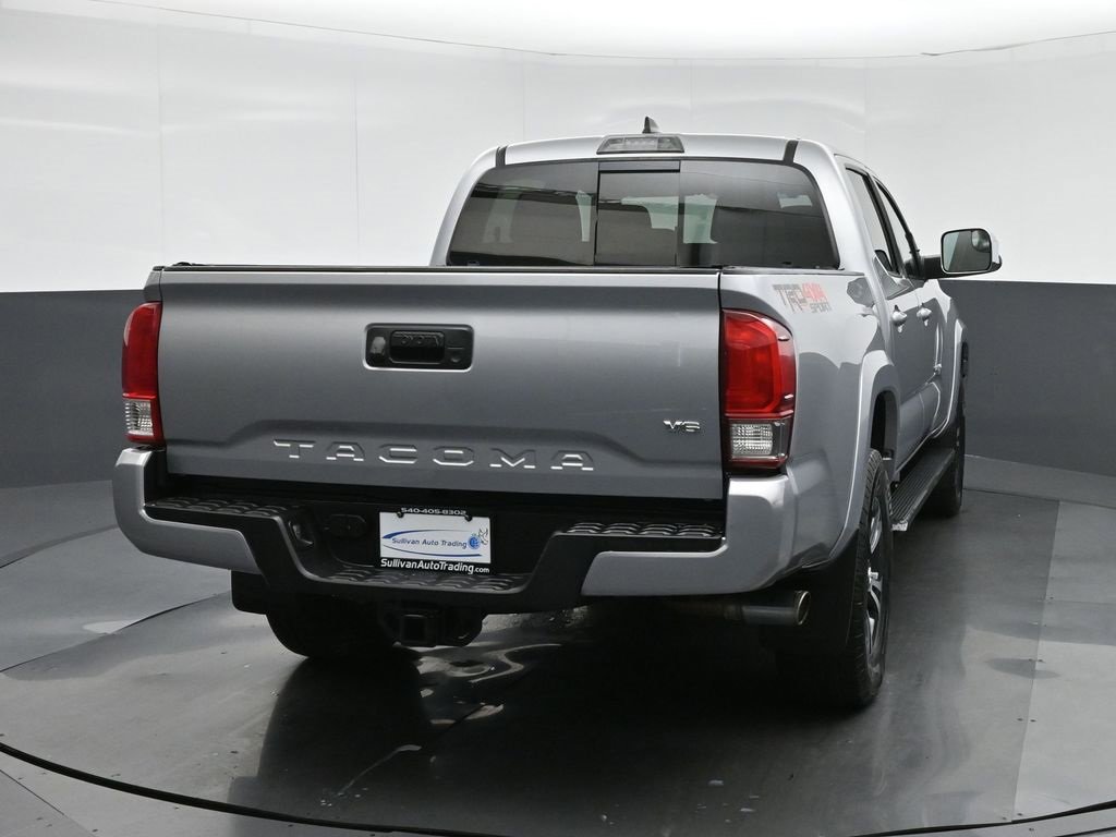 Used 2017 Toyota Tacoma TRD Sport image 6