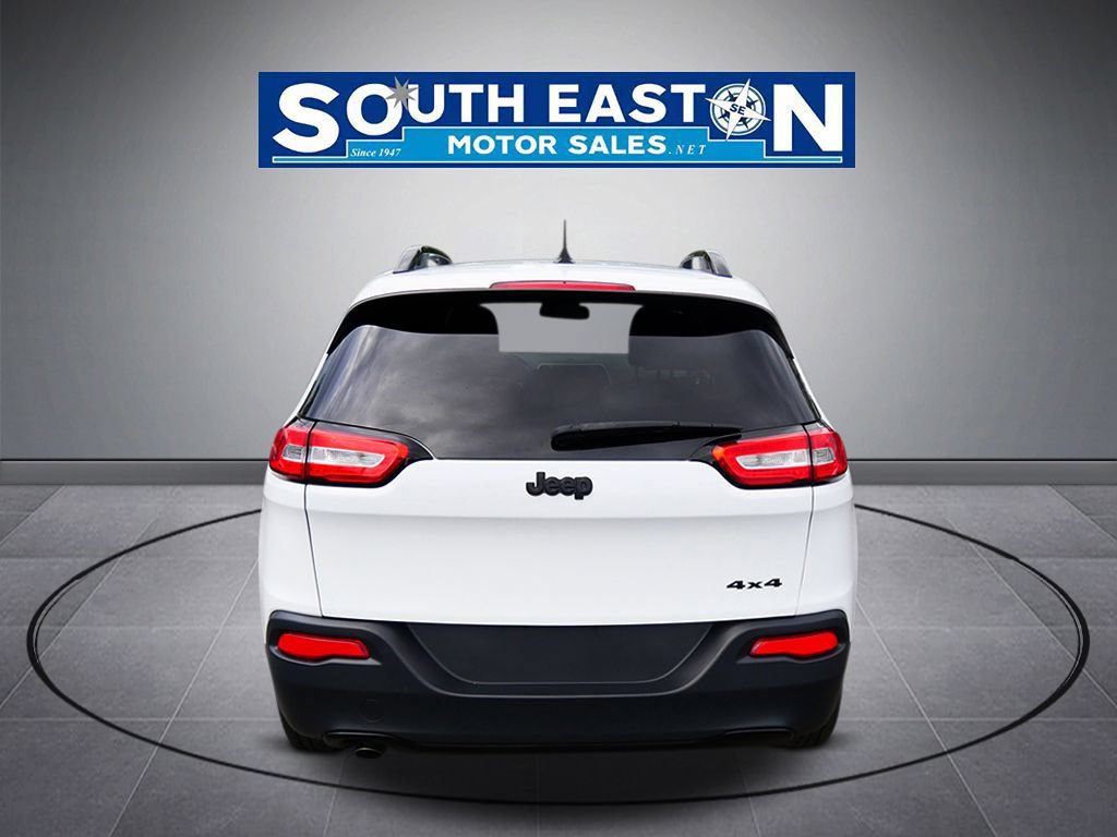 Used 2017 Jeep Cherokee Sport AWD/4WD image 4