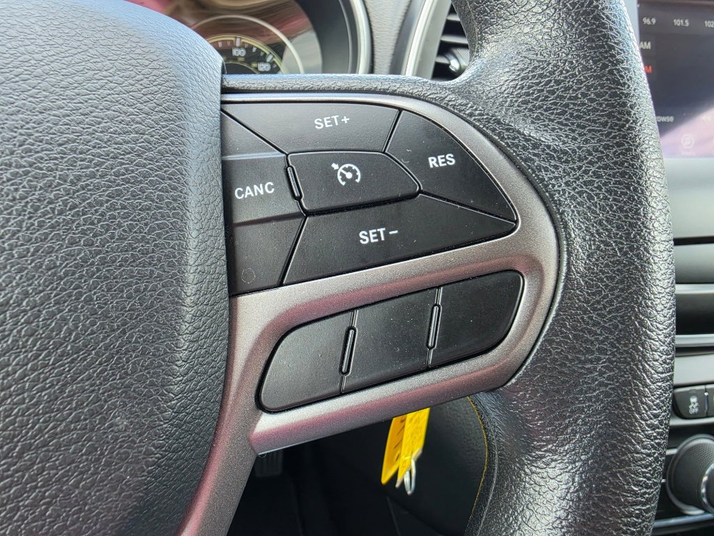 Used 2019 Jeep Cherokee Latitude w/ Popular Appearance Group AWD/4WD image 14