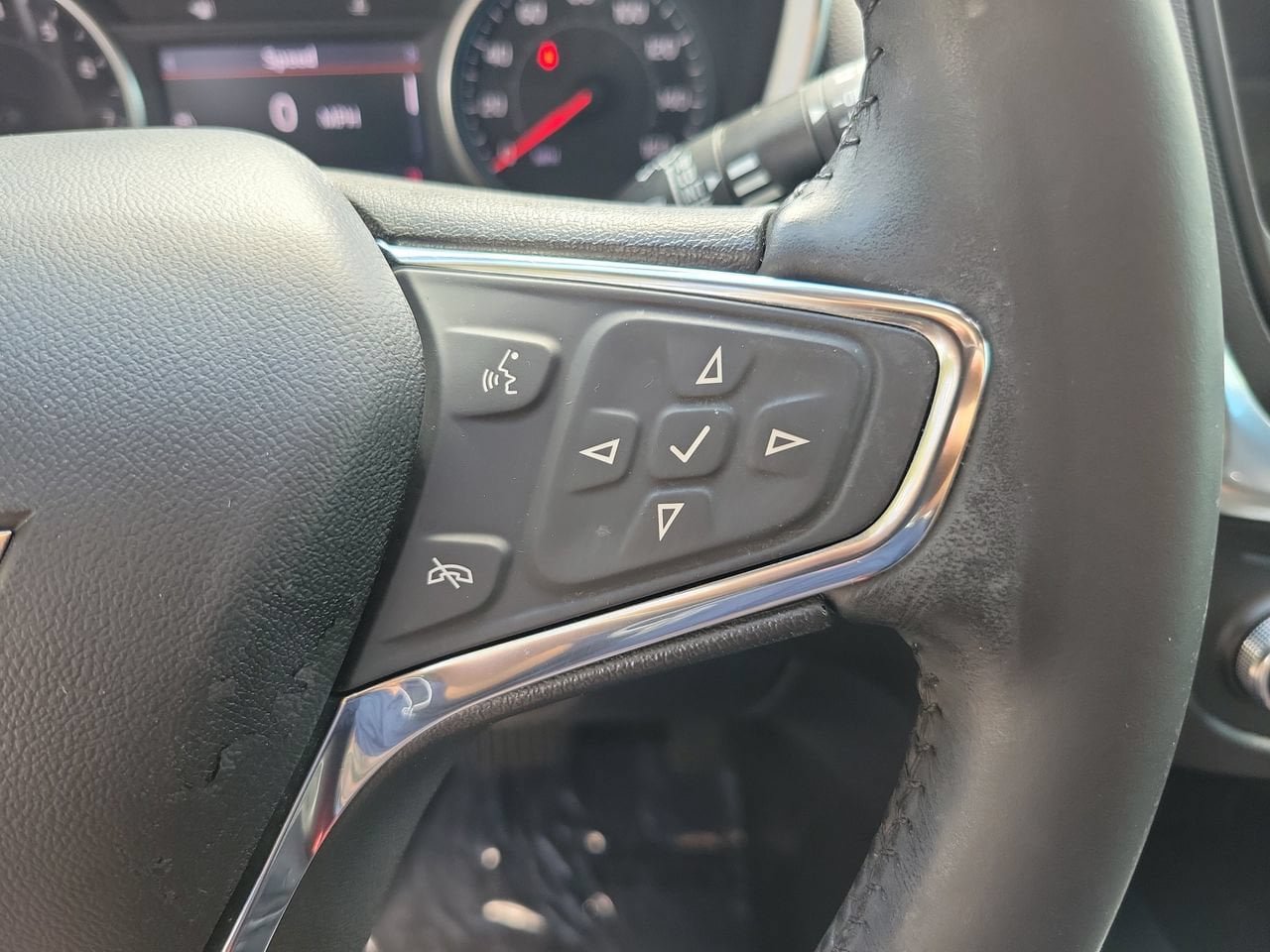Used 2021 Chevrolet Equinox Premier w/ Redline Edition FWD image 21