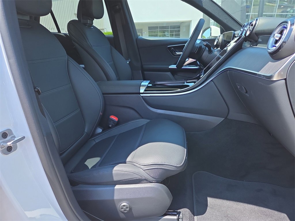 New 2025 Mercedes-Benz GLC 300 4MATIC image 16