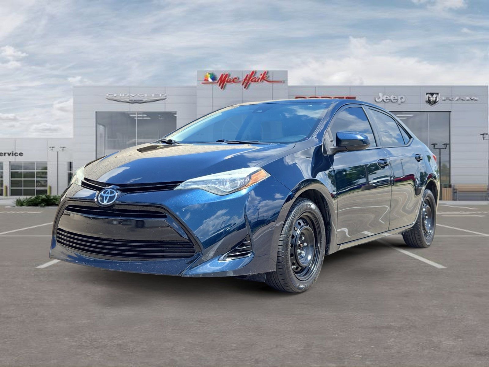 Used 2018 Toyota Corolla LE FWD image 1