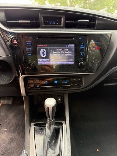 Used 2018 Toyota Corolla SE FWD image 11