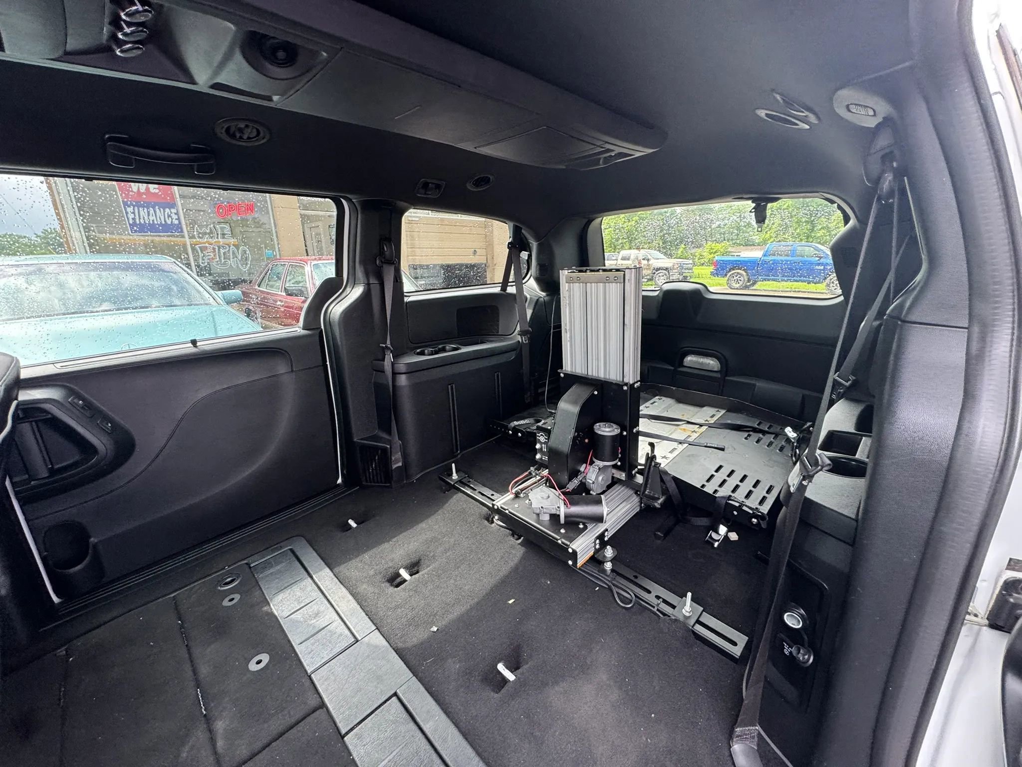 Used 2018 Dodge Grand Caravan GT FWD image 24
