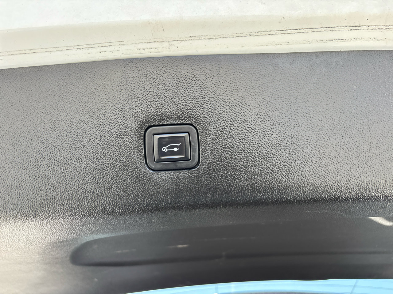 Used 2018 Chevrolet Traverse LT image 24