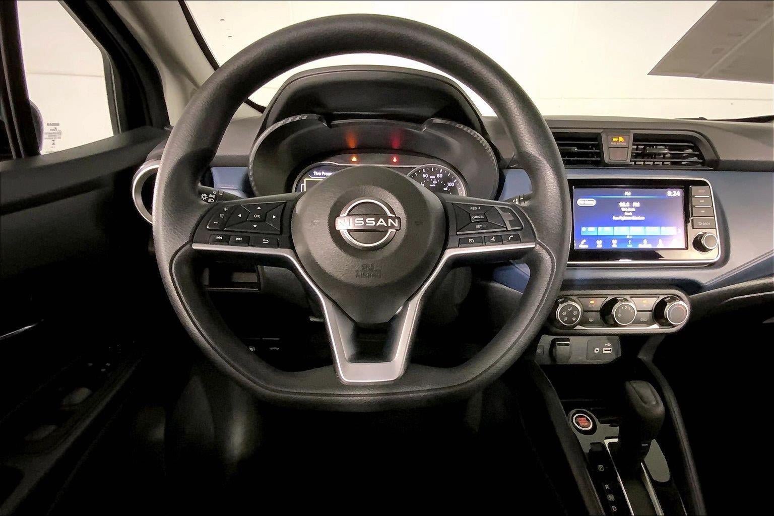 Used 2025 Nissan Versa SV FWD image 5