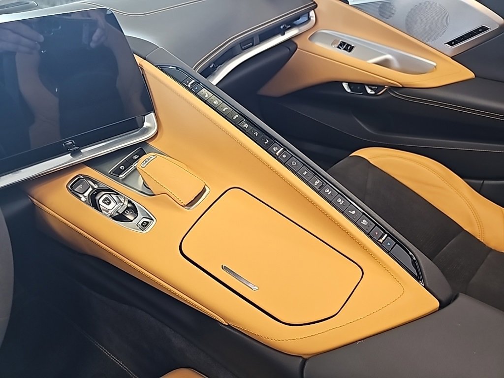 Used 2023 Chevrolet Corvette Stingray Preferred Conv w/ 2LT image 25