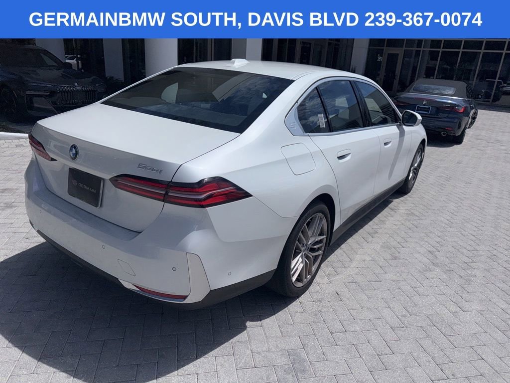 Certified 2024 BMW 530i w/ Premium Package RWD image 5