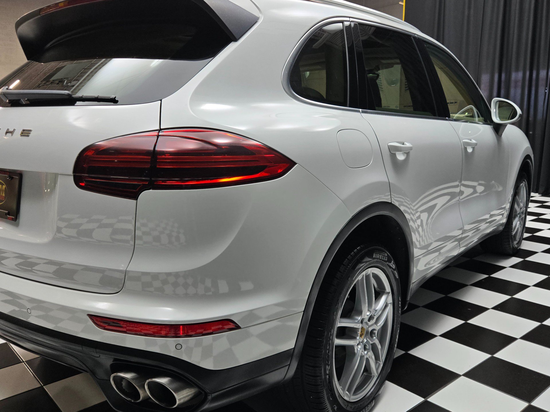 Used 2017 Porsche Cayenne S AWD/4WD image 48