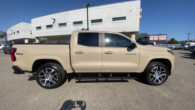 Used 2024 Chevrolet Colorado Z71 w/ Z71 Convenience Package 2 image 9