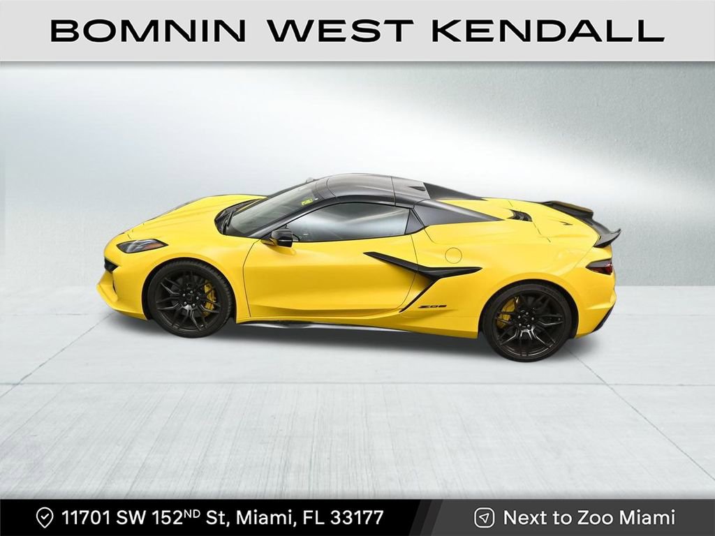 Used 2025 Chevrolet Corvette Z06 w/ Stealth Interior Trim Package image 13