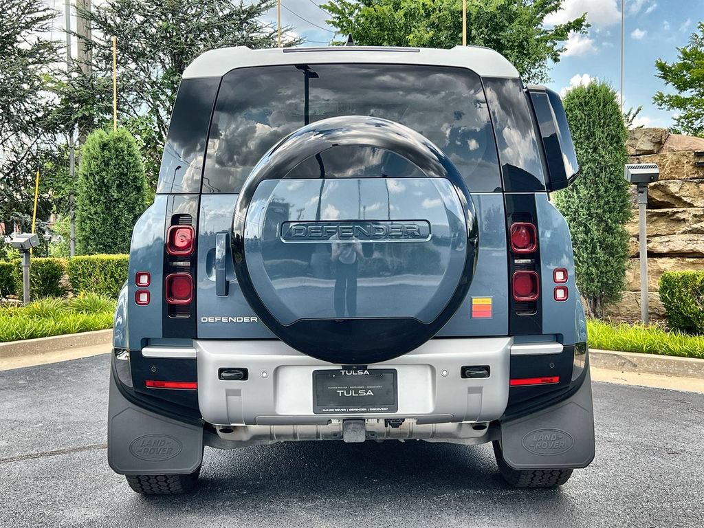Certified 2025 Land Rover Defender 110 S AWD/4WD image 4
