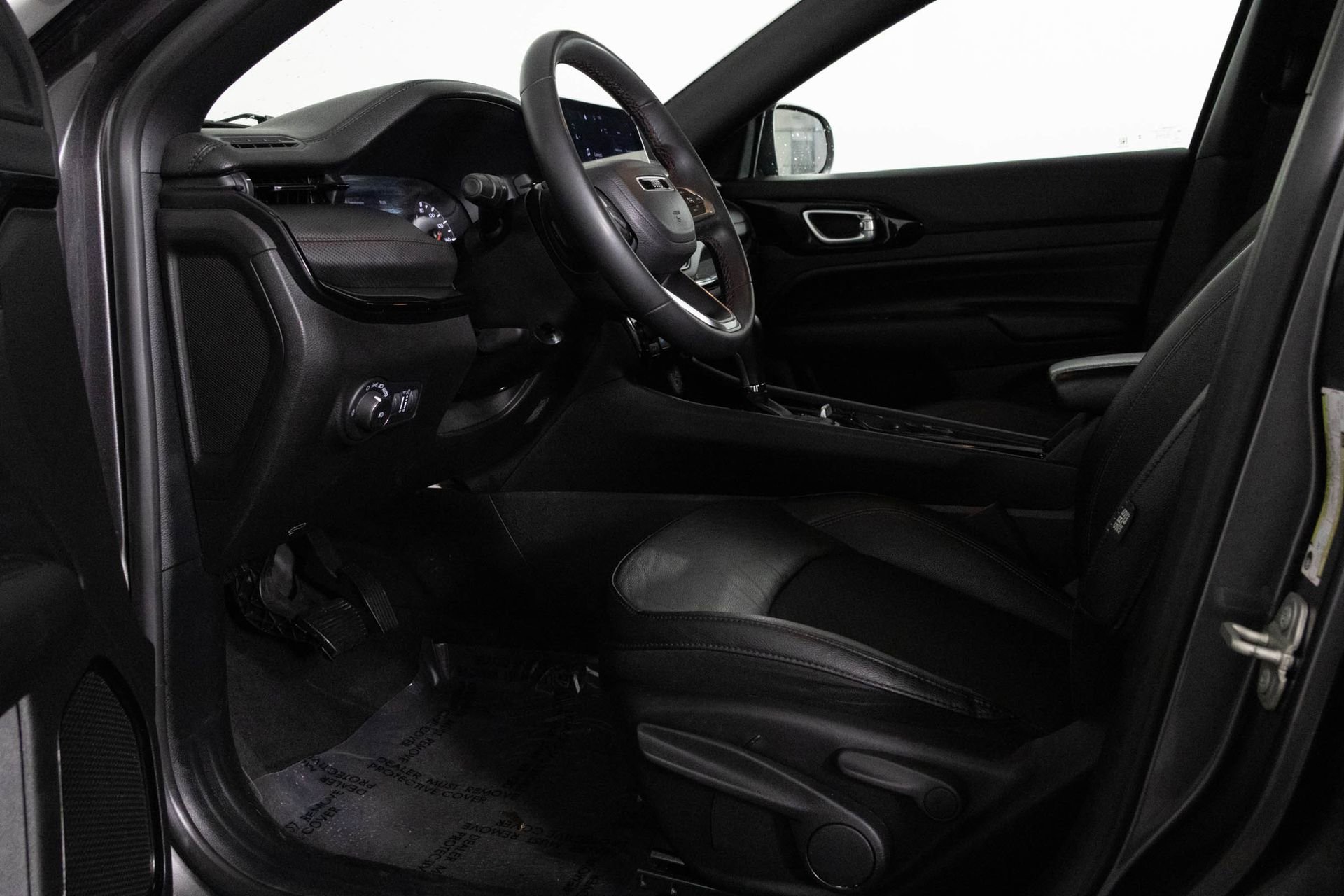 Used 2024 Jeep Compass Trailhawk AWD/4WD image 17