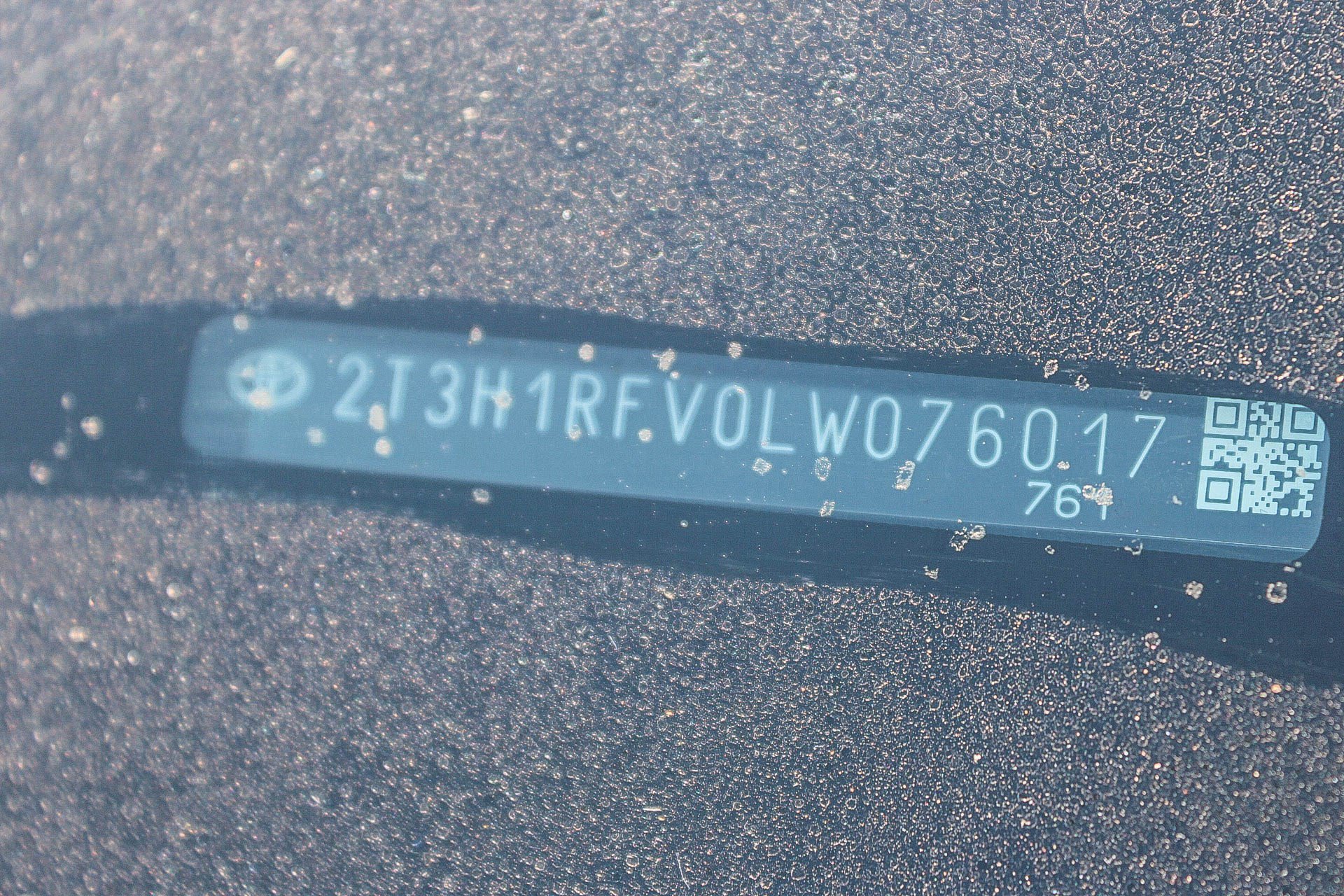 Used 2020 Toyota RAV4 LE FWD image 2