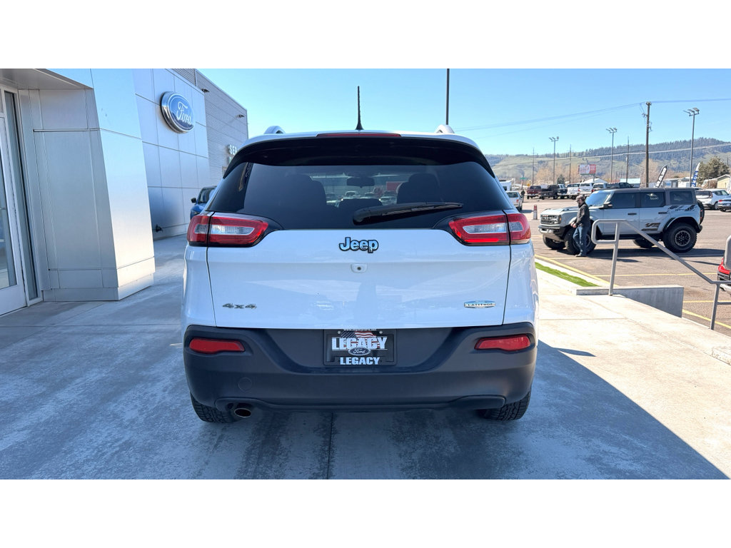 Used 2015 Jeep Cherokee Latitude AWD/4WD image 8