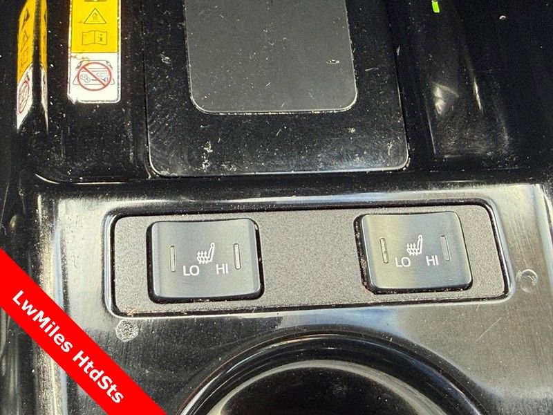 Used 2021 Toyota Prius XLE FWD image 28