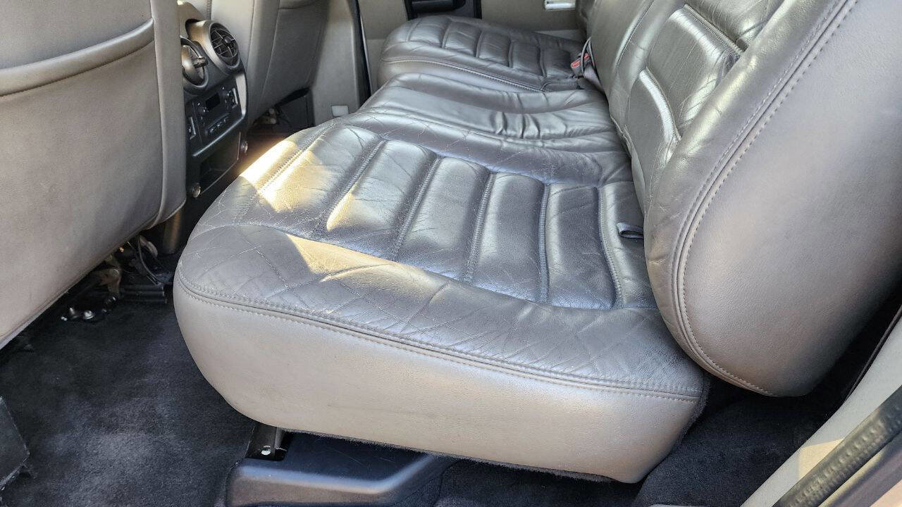Used 2003 HUMMER H2 w/ Preferred Equipment Group image 17
