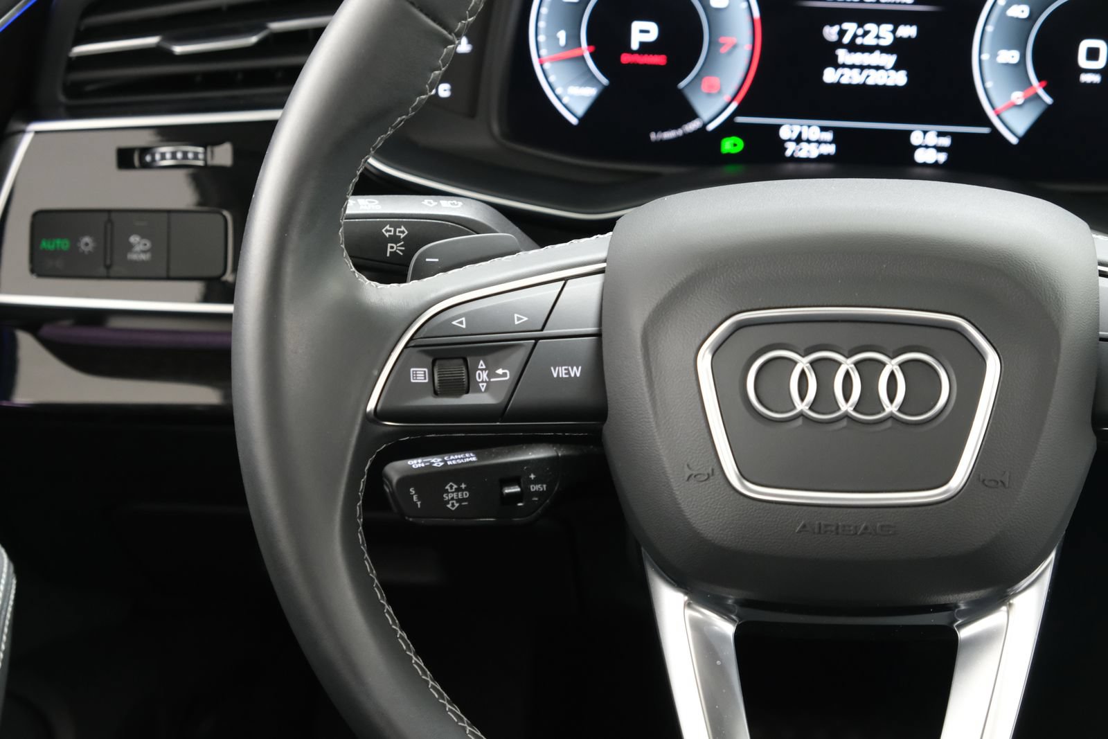 Used 2025 Audi Q8 Premium Plus AWD/4WD image 12