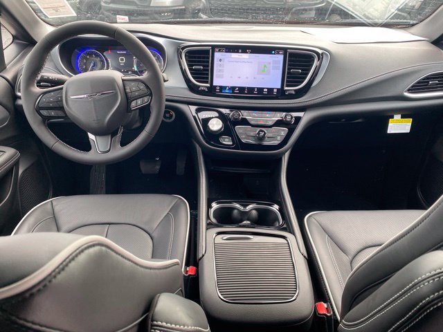 New 2026 Chrysler Pacifica Limited w/ S Appearance Package FWD image 36
