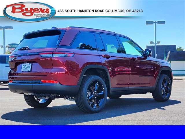 New 2025 Jeep Grand Cherokee Altitude image 8