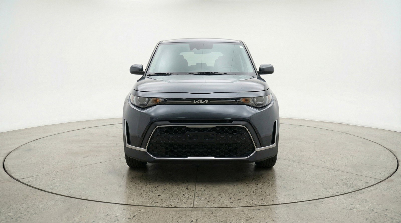 Used 2025 Kia Soul LX w/ LX Technology Package image 2