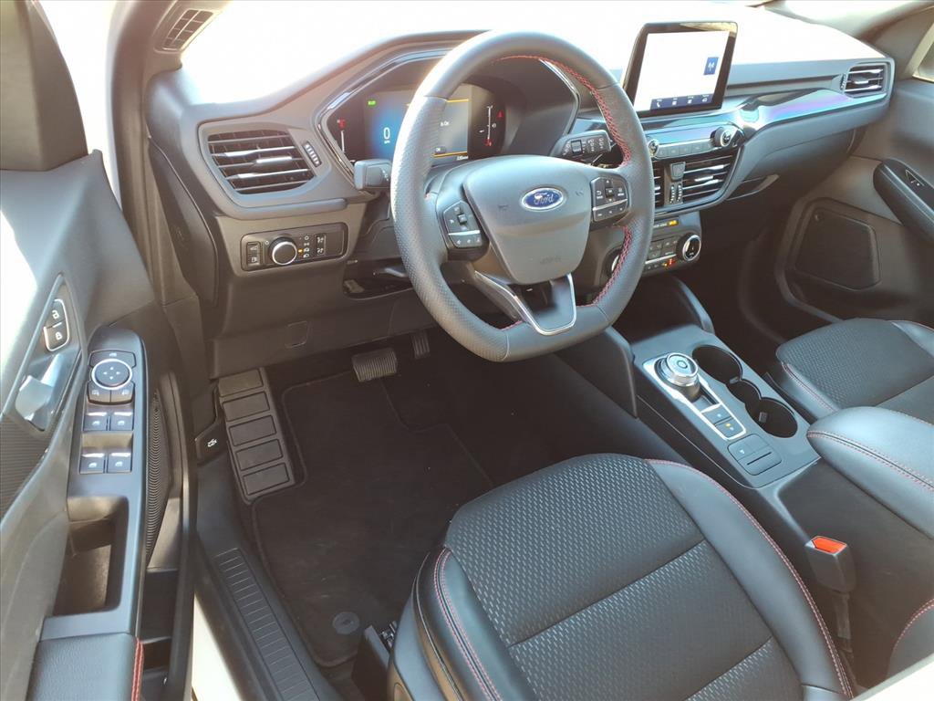 Used 2025 Ford Escape ST-Line w/ Equipment Group 301A image 8
