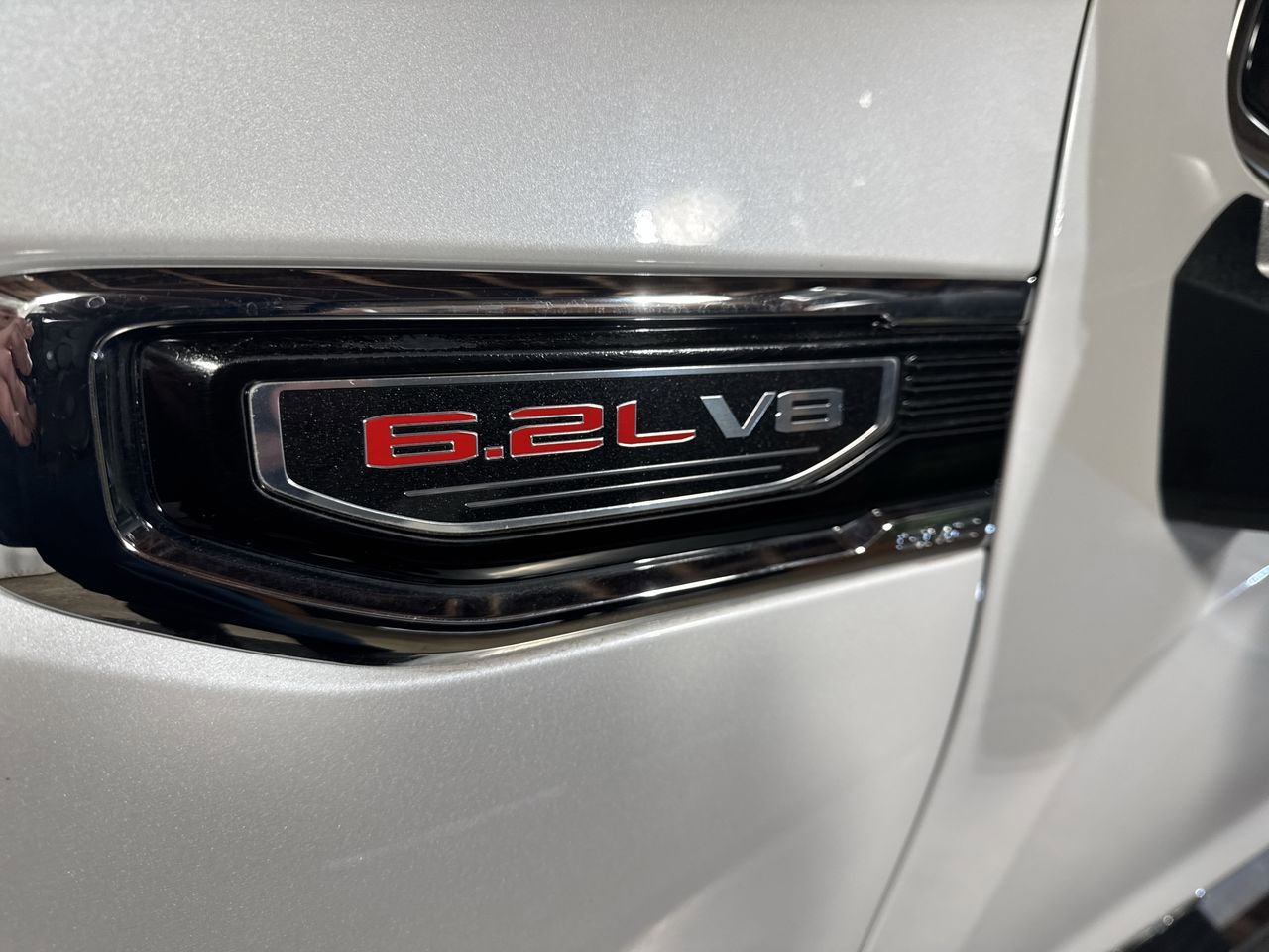 Used 2021 GMC Sierra 1500 SLT w/ SLT Premium Plus Package AWD/4WD image 18