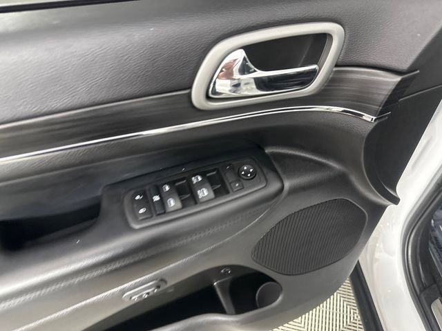 Used 2022 Jeep Grand Cherokee Limited AWD/4WD image 21