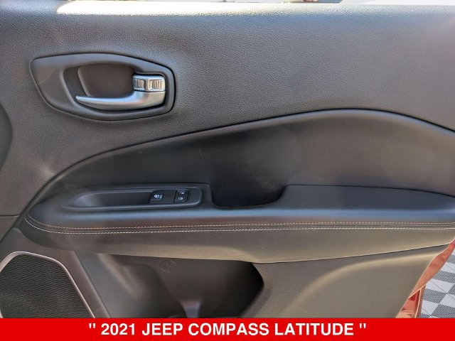Used 2021 Jeep Compass Latitude w/ Convenience Group AWD/4WD image 37
