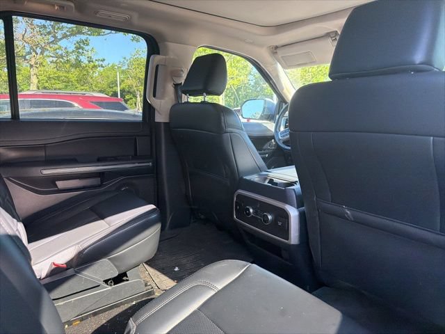 Used 2024 Ford Expedition XLT AWD/4WD image 10
