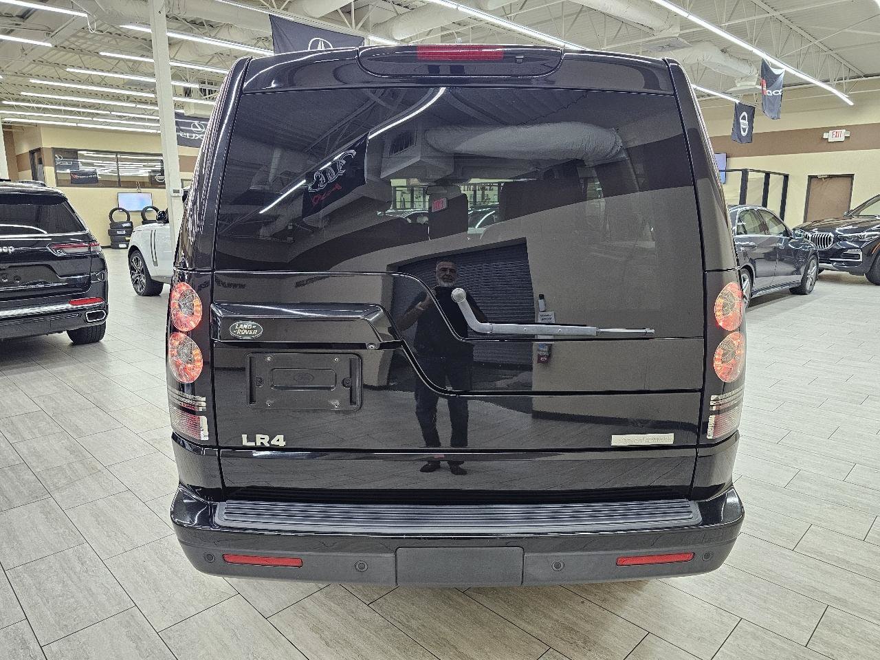 Used 2016 Land Rover LR4 HSE LUX AWD/4WD image 7