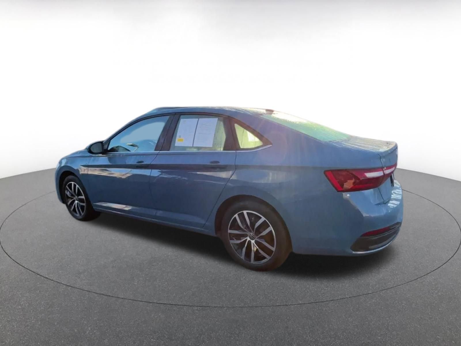 Used 2025 Volkswagen Jetta SE image 10