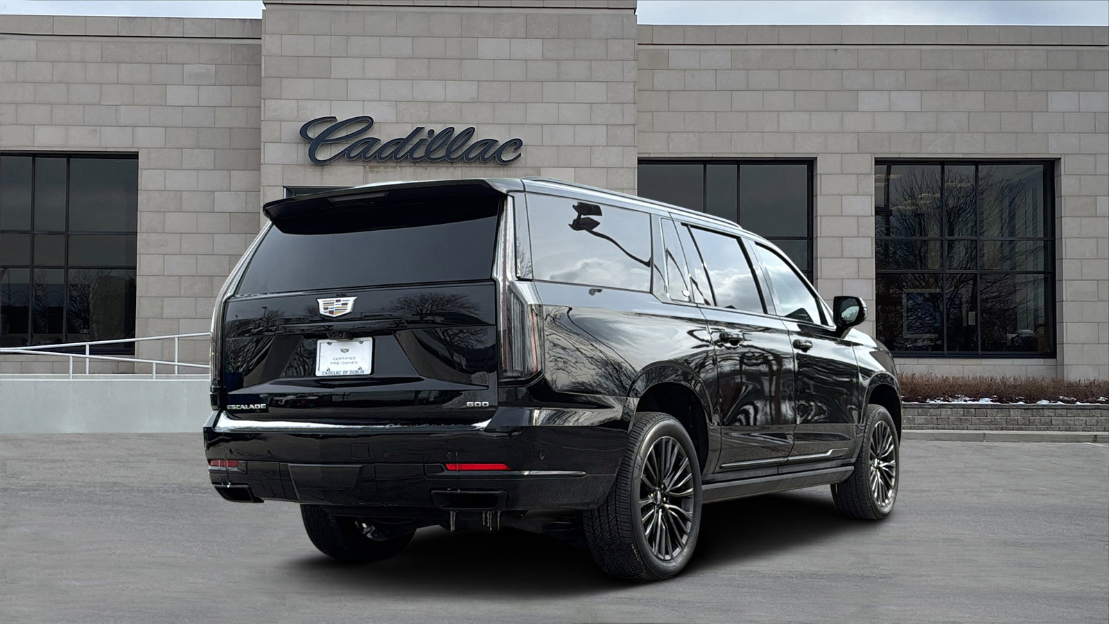 Certified 2025 Cadillac Escalade ESV Sport Platinum image 3