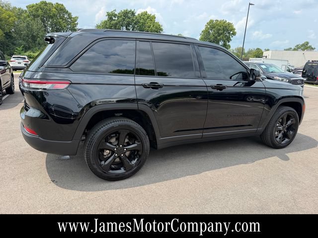 Used 2025 Jeep Grand Cherokee Limited w/ Luxury Tech Group II AWD/4WD image 5