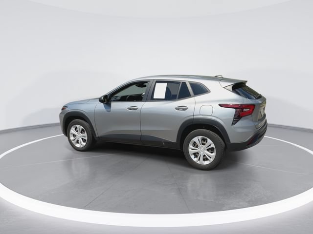 Used 2024 Chevrolet Trax LS FWD image 8