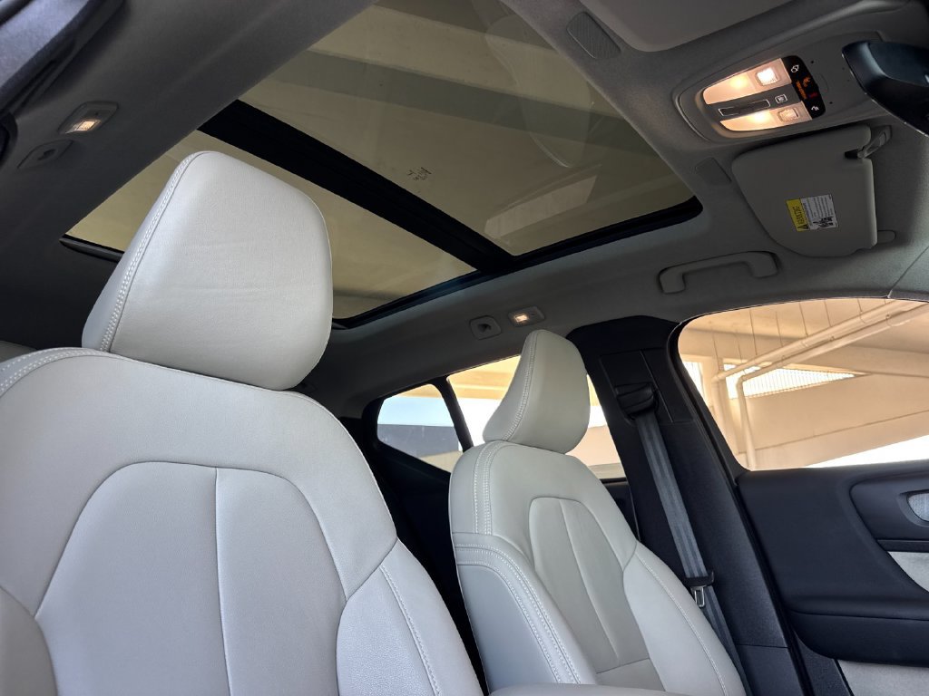Certified 2026 Volvo XC40 B5 Plus AWD/4WD image 16