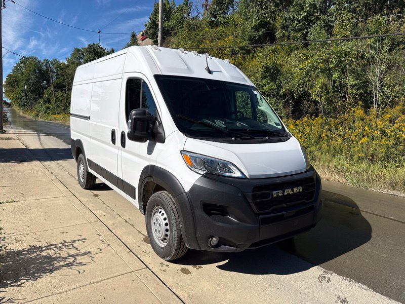 Used 2025 RAM ProMaster 2500 w/ Convenience Group FWD image 1