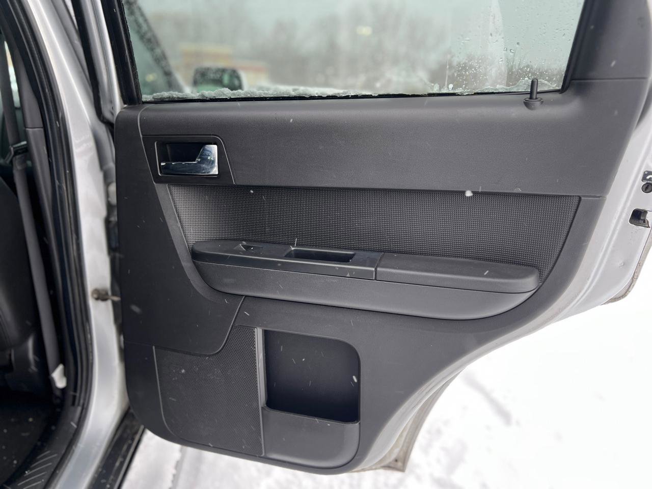 Used 2011 Ford Escape Limited w/ 302A Rapid Spec Order Code image 31