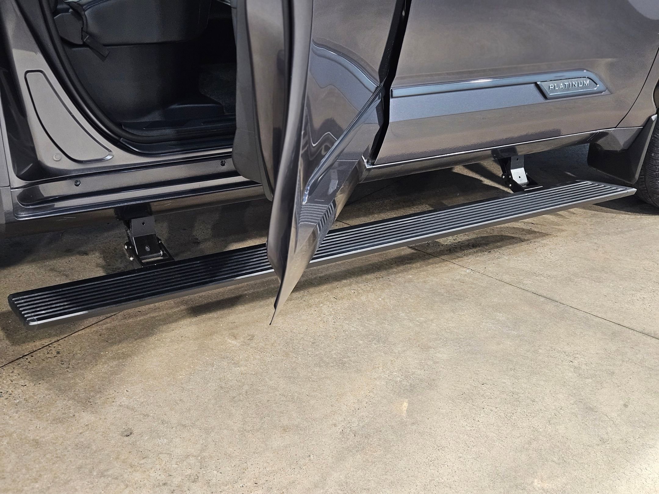 Used 2025 Toyota Tundra Platinum image 39