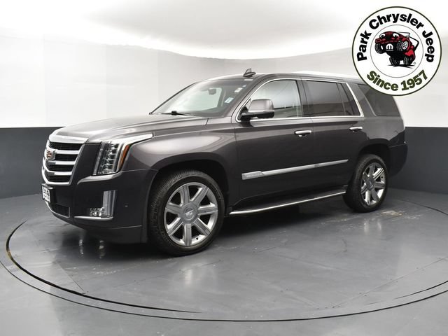 Used 2018 Cadillac Escalade Luxury AWD/4WD image 3
