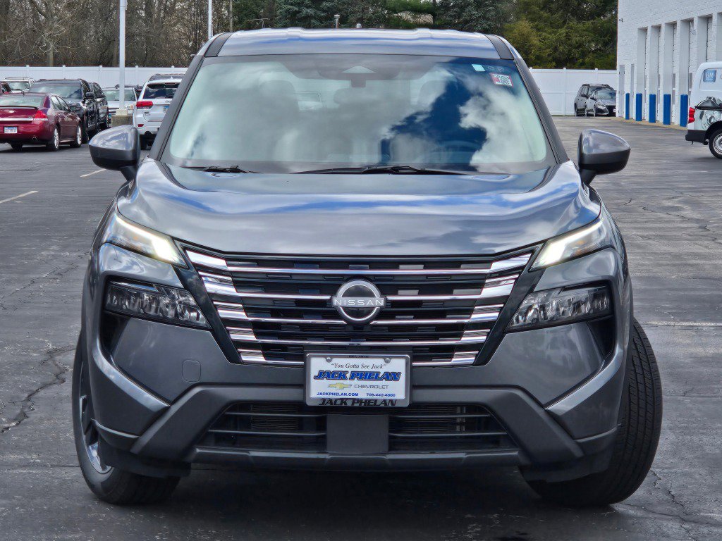 Used 2025 Nissan Rogue SV FWD image 4