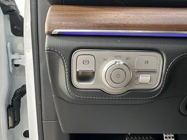 New 2026 Mercedes-Benz GLS 580 4MATIC image 16