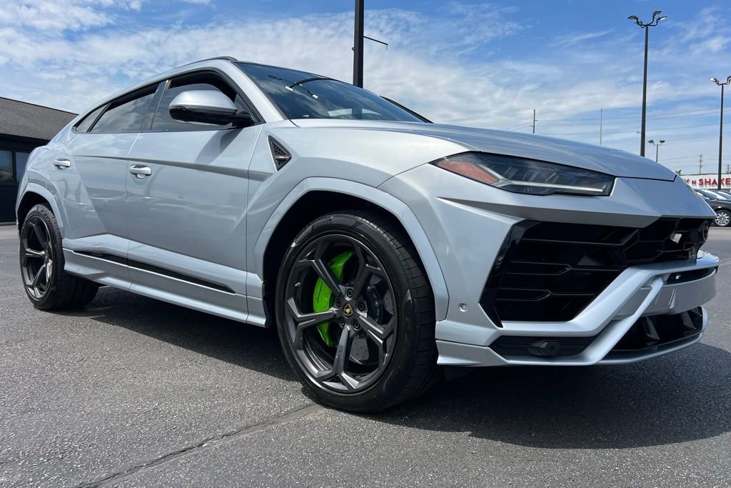 Used 2022 Lamborghini Urus image 10