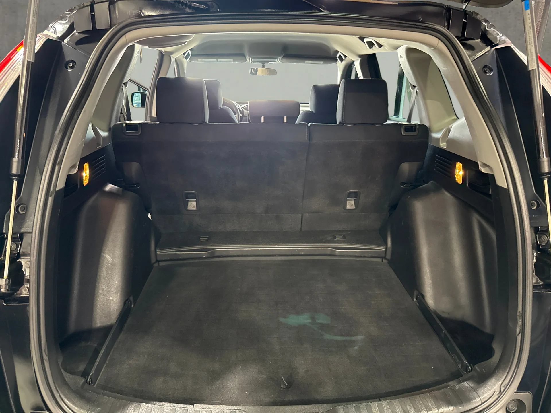 Used 2018 Honda CR-V LX image 11