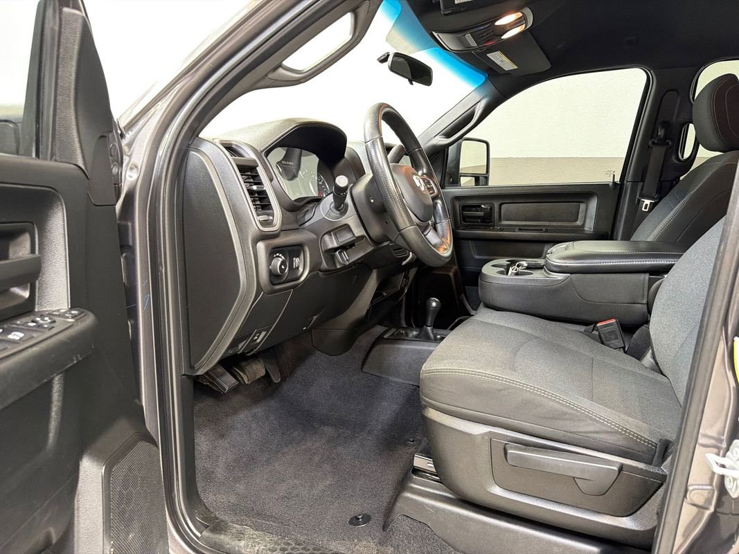 Used 2024 RAM 2500 Tradesman w/ Chrome Appearance Group AWD/4WD image 11