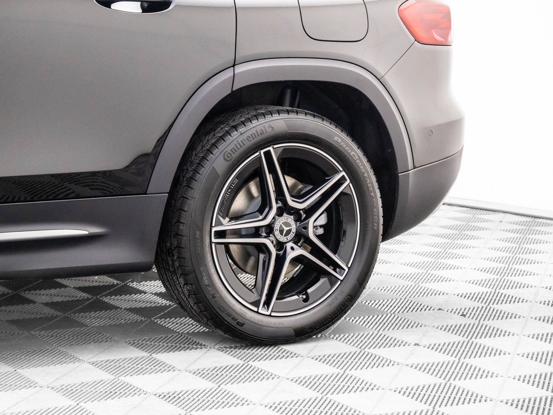 New 2026 Mercedes-Benz GLB 250 4MATIC image 35