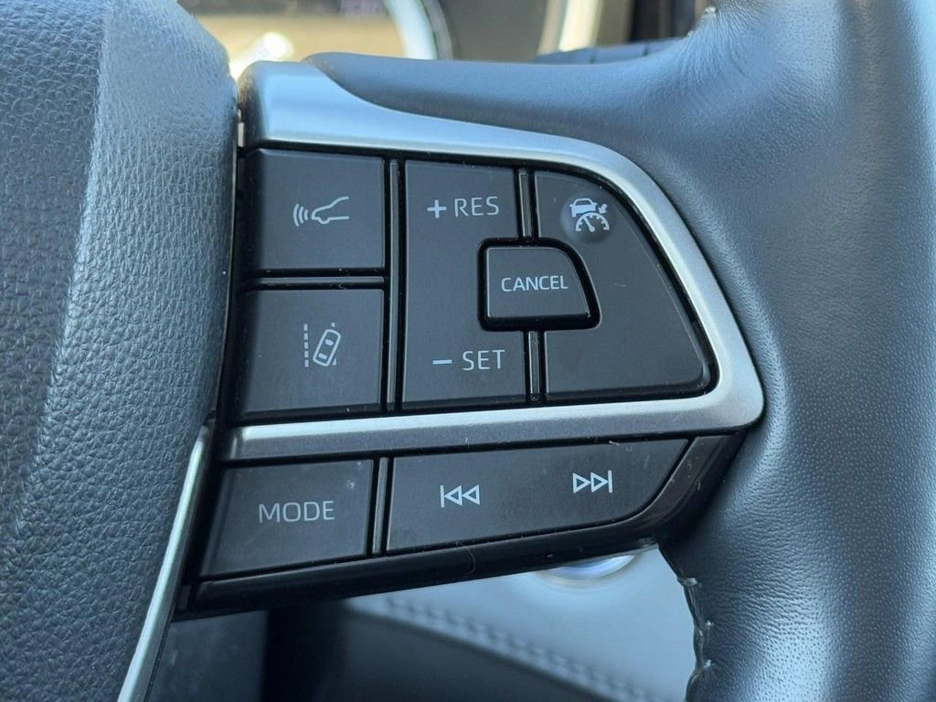 Used 2022 Toyota Highlander Limited image 21
