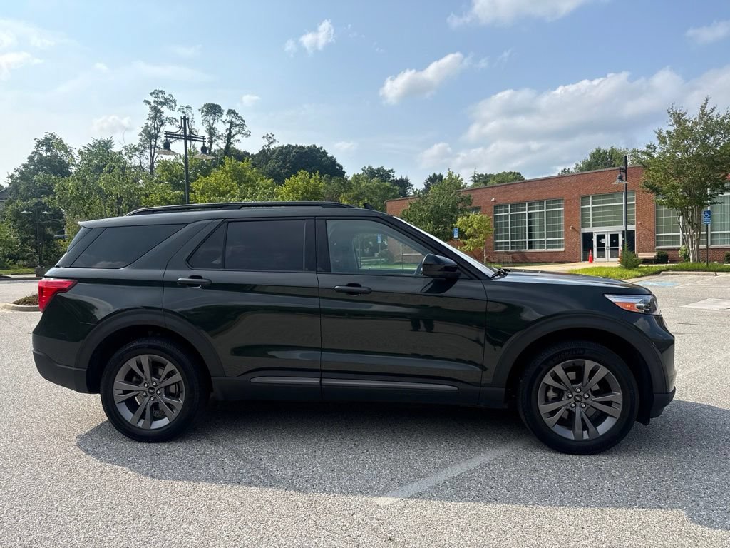 Used 2022 Ford Explorer XLT w/ Equipment Group 202A AWD/4WD image 10