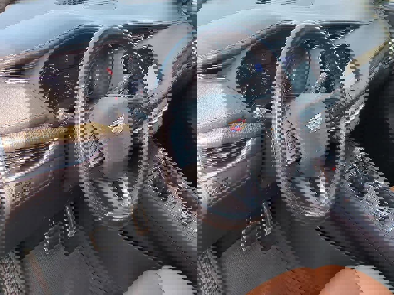 Used 2019 Cadillac XT4 Sport image 2