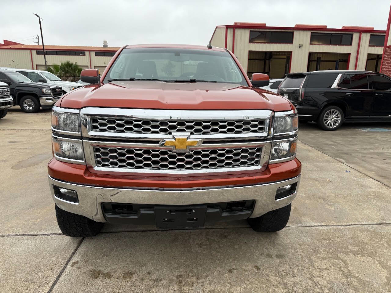Used 2015 Chevrolet Silverado 1500 LT AWD/4WD image 2
